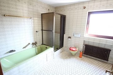 Große. familienfreundliche Doppelhaushälfte in Egmating - Badezimmer