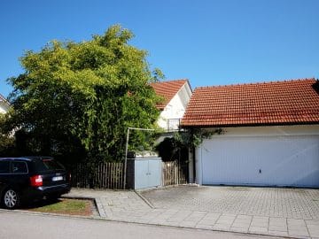 Attraktives, vermietetes Einfamilienhaus mit eingewachsenem Süd- und Westgarten in Grasbrunn - Garage