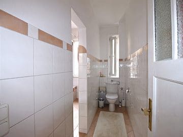 2 Zimmer XXL Wohnung direkt am Tegernseer Platz in Obergiesing zum 01.11.2020 - Toilette