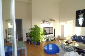 Gemütliche 3 Zimmer Dachgeschosswohnung in Neubiberg - Wohnzimmer