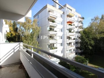 Kapitalanleger aufgepasst: Attraktives 1 ZKB Appartment mit Balkon in ruhiger, grüner Lage von Ottobrunn - Ausblick Balkon