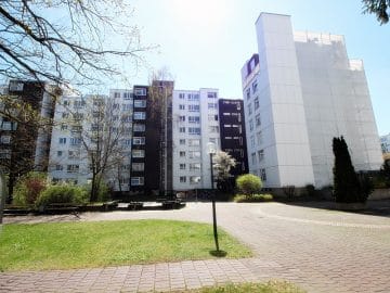 Traumhafter Panoramablick: XXL 2,5ZKB Dachterrassen Wohnung für Singles / Paare in ruhiger Lage von Ottobrunn - Nordansicht