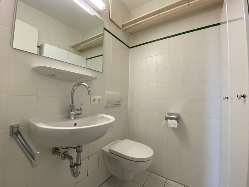Attraktive, helle 3 Zimmerwohnung in ruhiger, zentraler Lage von Höhenkirchen - Gäste WC