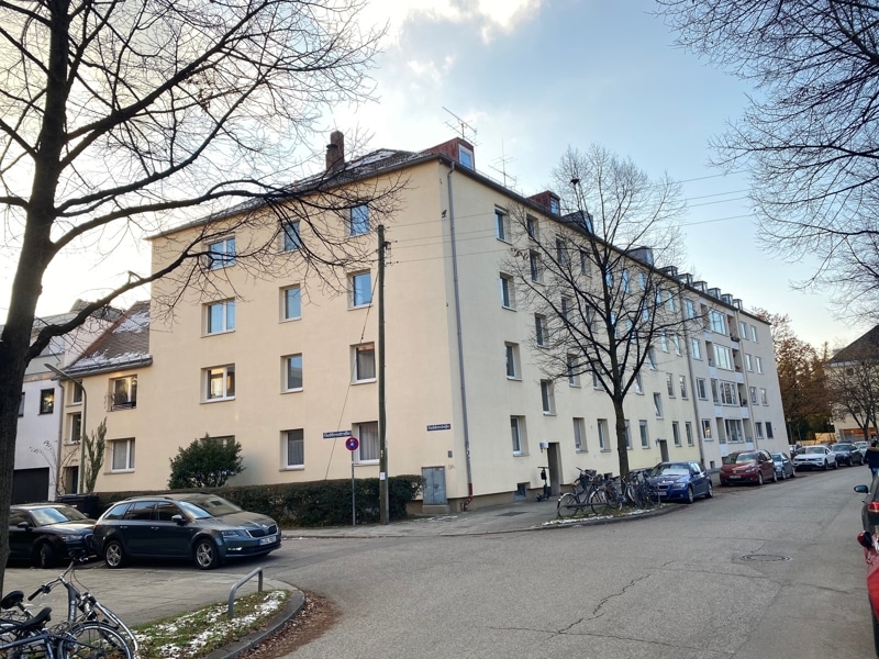 Renovierungsbedürftige 3 ZKB Wohnung mit Südbalkon in ruhiger Lage von Milbertshofen - Grundriss
