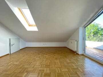Lichtdurchflutete 2,5 ZKB DG Wohnung mit 2 Dachterrassen in zentraler Lage von Sauerlach - "Halbes" Zimmer