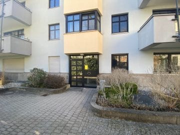 Ansprechendes Büro mit 3 Zimmern in repräsentativer Lage von Bogenhausen ab sofort zu vermieten - Hauseingang