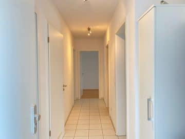 Perfekt für die kleine Familie! 3 ZKB Wohnung mit großem Westbalkon in Höhenkirchen - Diele