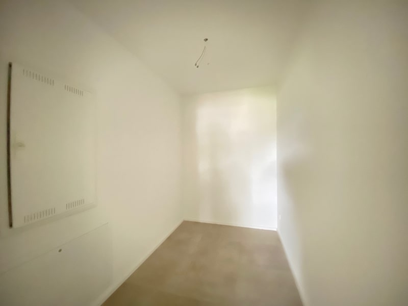 Erstbezug nach Sanierung: Moderne, große 2 ZKB Wohnung mit EBK in ruhiger Ortsrandlage von Siegertsbrunn - Abstellkammer