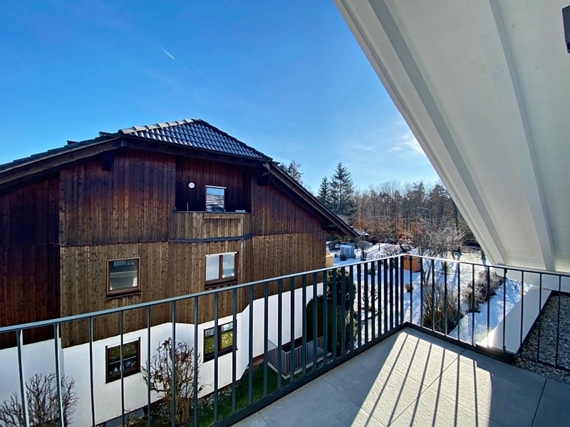 Exklusive 4 ZKB Penthousewohnung mit 3 Balkonen & eigenem Gartenanteil in Taufkirchen - Ostbalkon