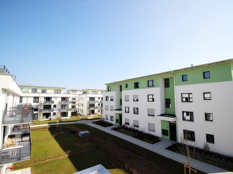 Perfekt geschnittene 3 ZKB Wohnung mit großem Südbalkon in Unterhaching - Ausblick Balkon