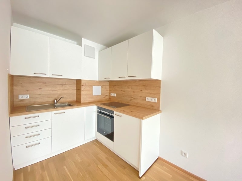 Sofort einziehen! - Neuwertige 2 ZKB Wohnung mit Westbalkon in zentraler Lage von Höhenkirchen-Siegertsbrunn - Küche
