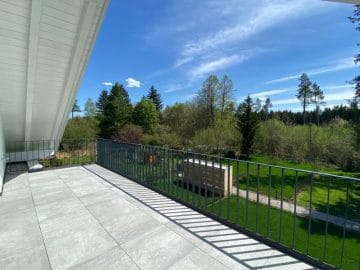 Exklusive 4 ZKB Penthousewohnung mit 3 Balkonen & eigenem Gartenanteil in Taufkirchen - Terrasse