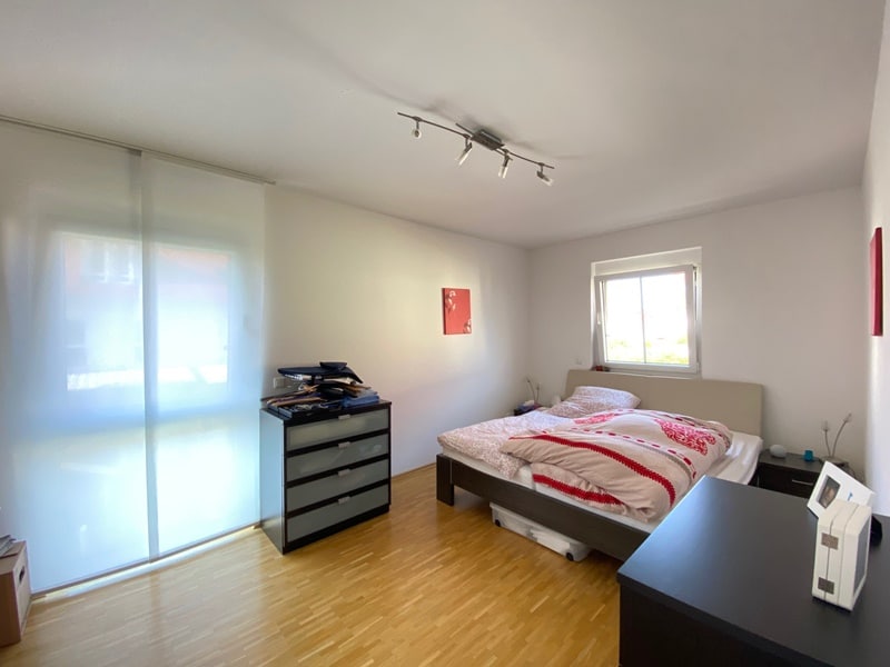Großzügige Doppelhaushälfte. hochwertig ausgestattet in bevorzugter. familienfreundlicher Lage von Siegertsbrunn - Elternschlafzimmer