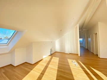 Exklusive 4 ZKB Penthousewohnung mit 3 Balkonen & eigenem Gartenanteil in Taufkirchen - Offene Wohnküche