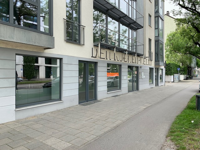 Leopoldstraße: Große, ebenerdige Verkaufsfläche mit 2 Büros direkt am Schwabinger Tor - Außenbild