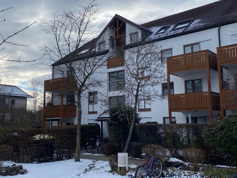Moderne 2 Zimmerwohnung mit kleinem Westgarten in Höhenkirchen-Siegertsbrunn - Außenansicht