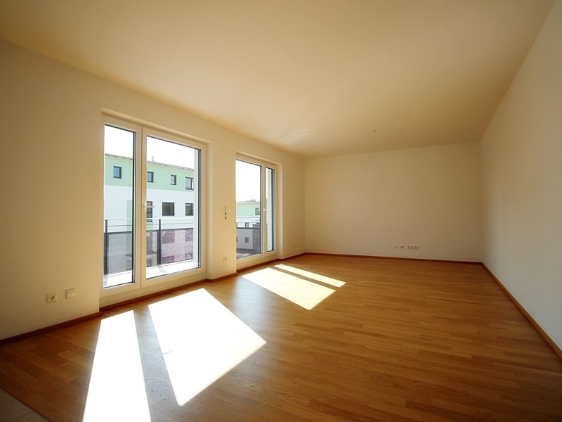 Perfekt geschnittene 3 ZKB Wohnung mit großem Südbalkon in Unterhaching - Wohnbereich