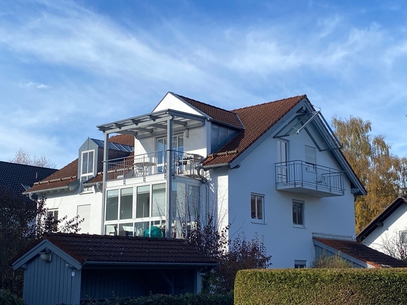 Attraktive 2 ZKB Wohnung mit Westbalkon am Ortsrand Siegertsbrunn - Außenansicht
