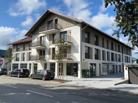 Erstbezug: Lichtdurchflutete 3 ZKB Wohnung mit Ostbalkon in zentraler Lage von Höhenkirchen, 85635 Höhenkirchen - Siegertsbrunn, Etagenwohnung
