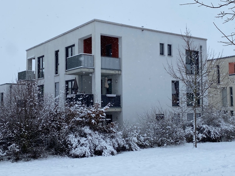 Moderne helle 2,5 Zimmerwohnung mit Einbauküche und SW-Balkon in Höhenkirchen - Grundriss