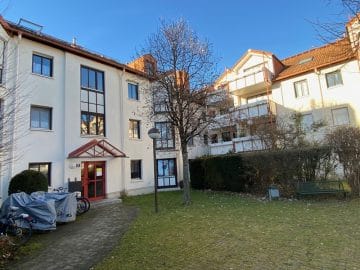 Attraktive 4 ZKB Wohnung mit Balkon in zentraler Lage von Unterhaching - Hauseingang