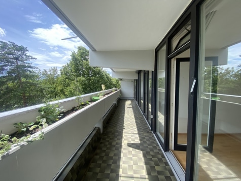 Gepflegte 4 ZKB Wohnung mit 2 Balkonen in ruhiger Waldrandlage von Taufkirchen, 82024 Taufkirchen, Etagenwohnung