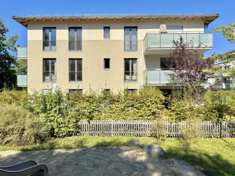 Neuwertige 3 ZKB Wohnung mit Garten in Höhenkirchen, 85635 Höhenkirchen-Siegertsbrunn, Erdgeschosswohnung