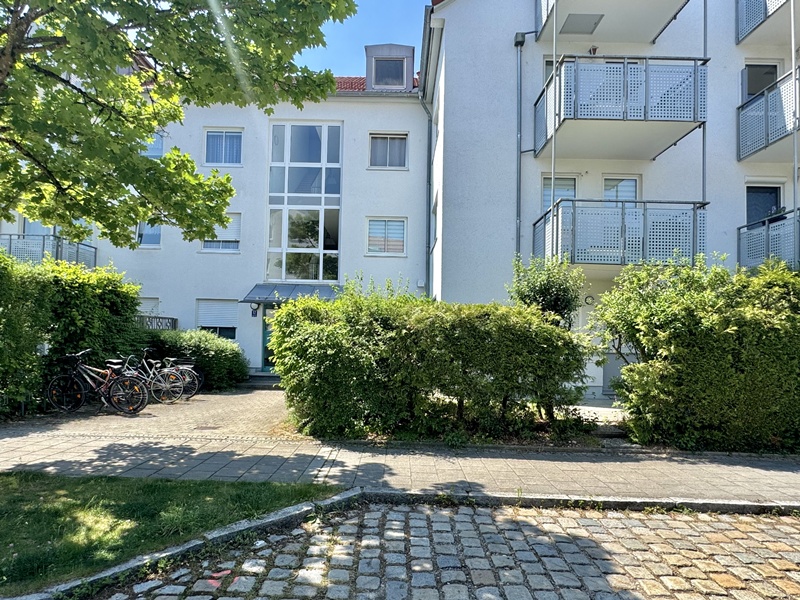 Außenansicht - Helle 2 ZKB Wohnung mit Terrasse in Siegertsbrunn