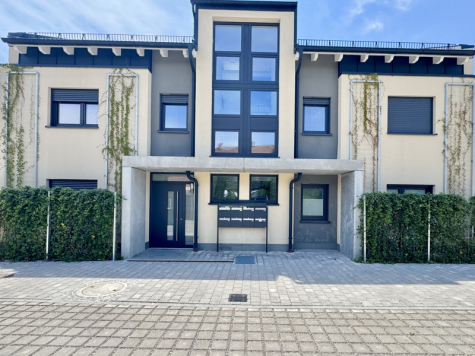 Neuwertige 4 ZKB Wohnung mit Garten in Höhenkirchen, 85635 Höhenkirchen-Siegertsbrunn, Erdgeschosswohnung