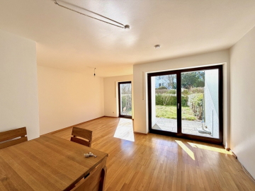 Wohnzimmer - Freie, helle 2 Zimmer Gartenwohnung in ruhiger Lage von Neuperlach