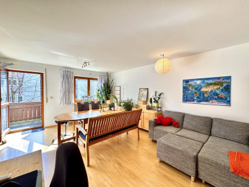 Wohnzimmer - Helle 2 ZKB-Wohnung mit Südbalkon in Siegertsbrunn