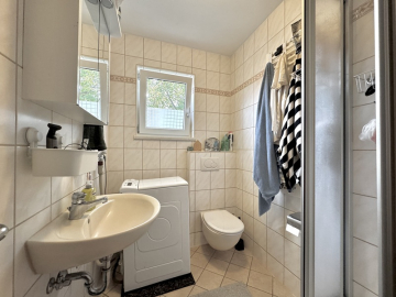 Badezimmer - Pfiffig geschnittenes Apartment in Höhenkirchen-Siegertsbrunn