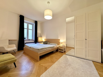 Schlafzimmer - Große, vollständig sanierte 3 Zimmer Altbauwohnung in direkter Nähe vom Rotkreuzplatz / Neuhausen zum 01.03.26