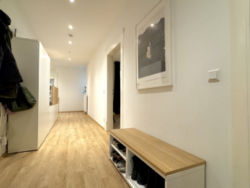 Eingangsdiele - Große, vollständig sanierte 3 Zimmer Altbauwohnung in direkter Nähe vom Rotkreuzplatz / Neuhausen zum 01.03.26