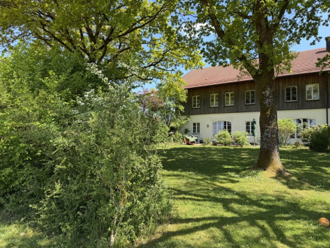 Refugium mit Gutshof-Charme: Repräsentatives Wohnerlebnis auf höchstem Niveau in Oberpframmern, 85667 Oberpframmern, Reiheneckhaus