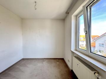 Schlafnische - Perfekte 1,5 ZKB Wohnung in Siegertsbrunn zum Renovieren