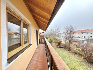 Balkon - Renovierte, helle 4-ZKB-Wohnung in ruhiger Lage von Siegertsbrunn