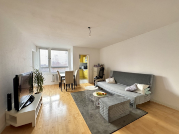 Wohnzimmer - Helle 2 ZKB Wohnung mit Loggia in zentraler Lage von Ottobrunn