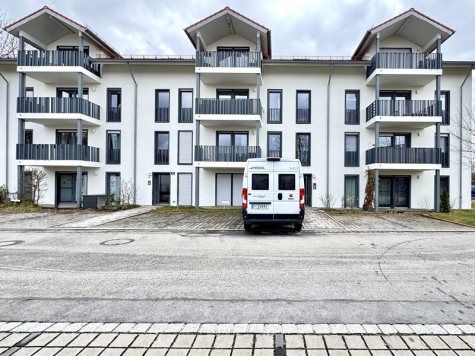 Vermietete , helle 4 ZKB Wohnung mit 2 Balkonen in zentraler Lage von Sauerlach, 82054 Sauerlach, Etagenwohnung