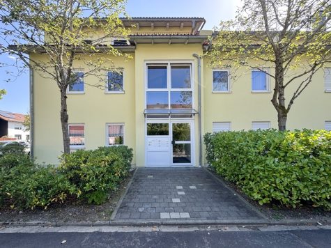 Lichtdurchflutete 3-ZKB Dachterrassenwohnung in ruhiger Lage von Höhenkirchen, 85635 Höhenkirchen-Siegertsbrunn, Dachgeschosswohnung