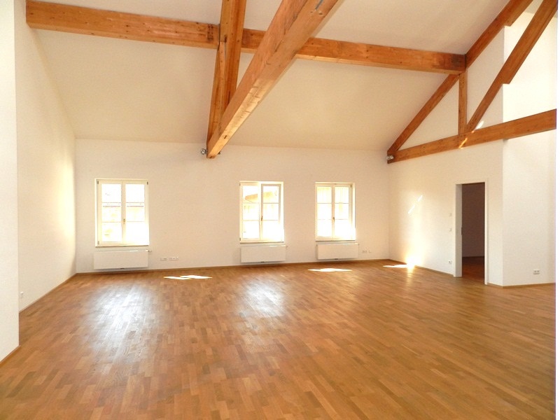 Wohnbereich - Exklusiv & Einmalig: Loftähnliche 3,5 ZKB-Galeriewhg. in exponierter Lage von Oberpframmern