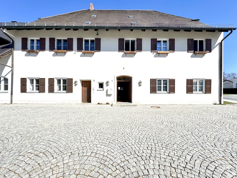 Außenansicht - Repräsentative Gewerbefläche auf historischem Gut Möschenfeld – Wo Tradition auf Moderne trifft