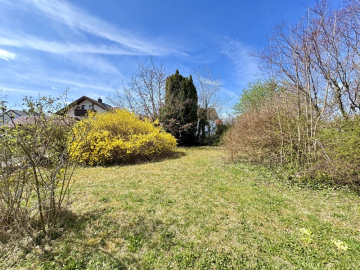 Grundstück mit Altbestand - Attraktives Baugrundstück mit Altbestand in ruhiger Lage von Höhenkirchen