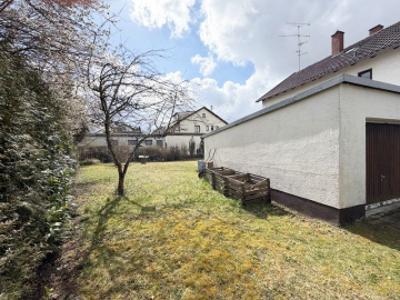 Ostseite - Attraktives Baugrundstück mit Altbestand in ruhiger Lage von Höhenkirchen