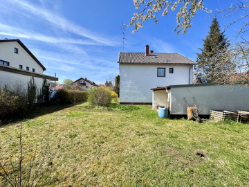 Grundstück mit Altbestand - Attraktives Baugrundstück mit Altbestand in ruhiger Lage von Höhenkirchen