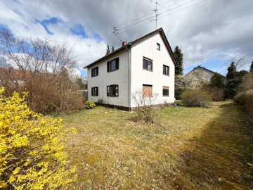 Grundstück mit Altbestand - Attraktives Baugrundstück mit Altbestand in ruhiger Lage von Höhenkirchen