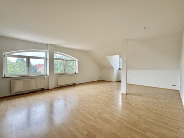 Wohnzimmer - Großzügige 2 ZKB Wohnung in zentraler Lage von Putzbrunn