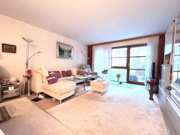 Wohnzimmer - 3 Zimmer Terrassenwohnung in zentraler Lage von Unterhaching