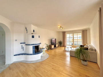 Wohnzimmer - Große, helle 4 ZKB Wohnung mit Balkon über 2 Etagen in Aying / Dürrnhaar