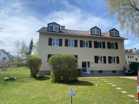 Freie 3 ZKB Wohnung mit Balkon und eigener Terrasse in Höhenkirchen – renovierungsbedürftig, 85635 Höhenkirchen, Erdgeschosswohnung